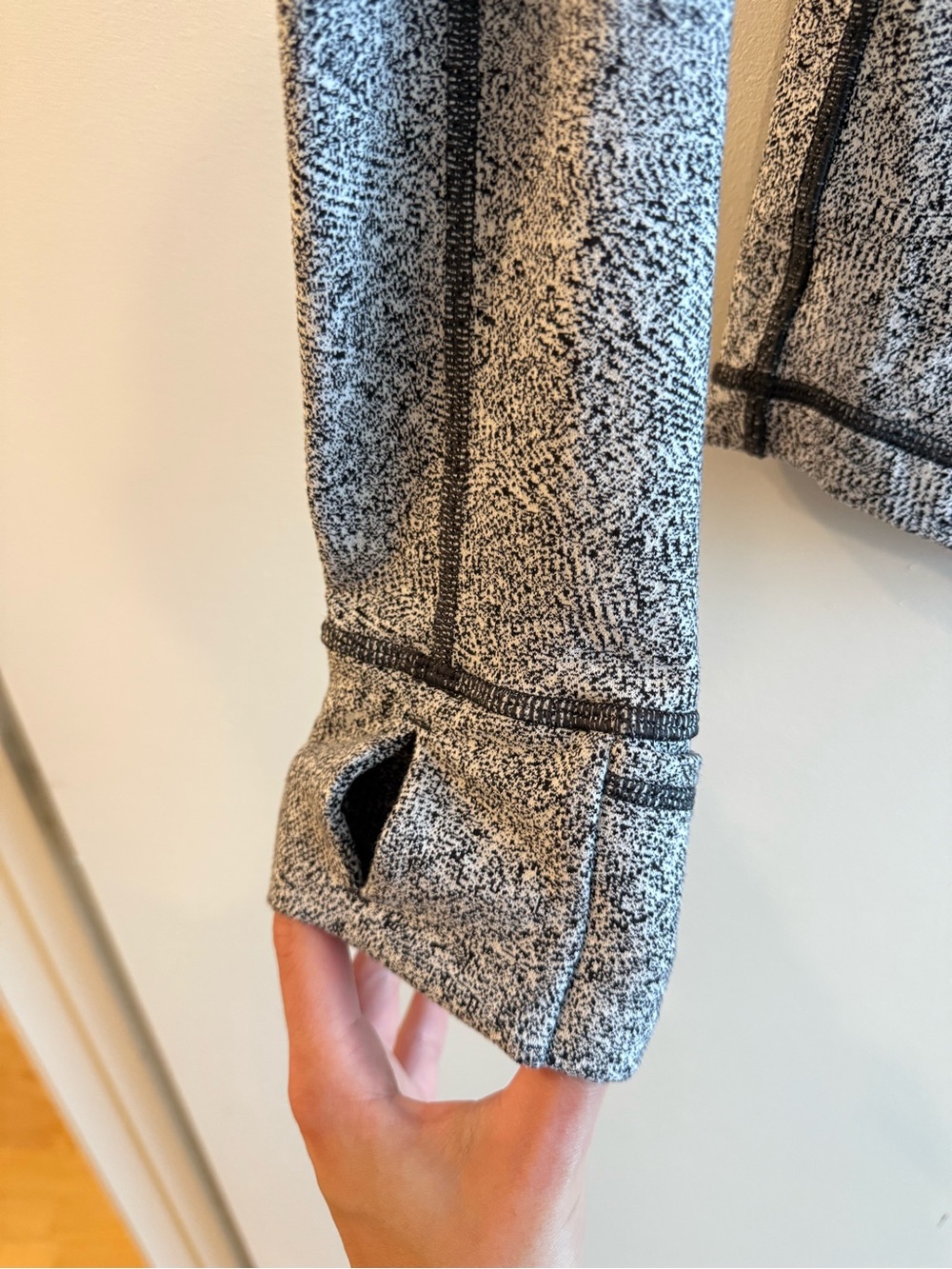 lululemon athletica Define Gray Full-Zip Jacket with Dark Trim - Picture 3 of 6